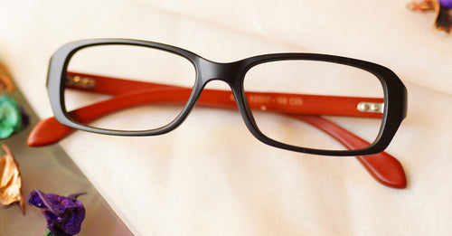 Cascade Eyeglasses placed on the table