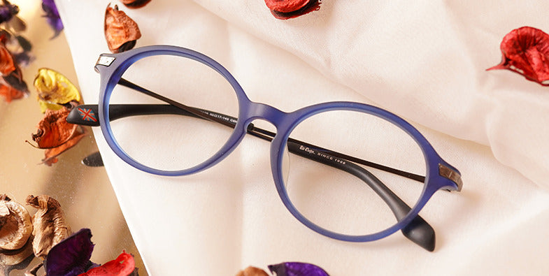Cambro glasses Blue placed on the table