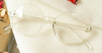 Listie glasses placed on the table