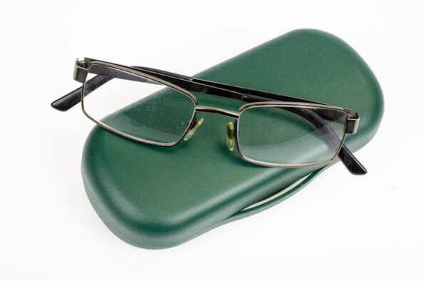 Eyeglasses Nose Pads Turn Green