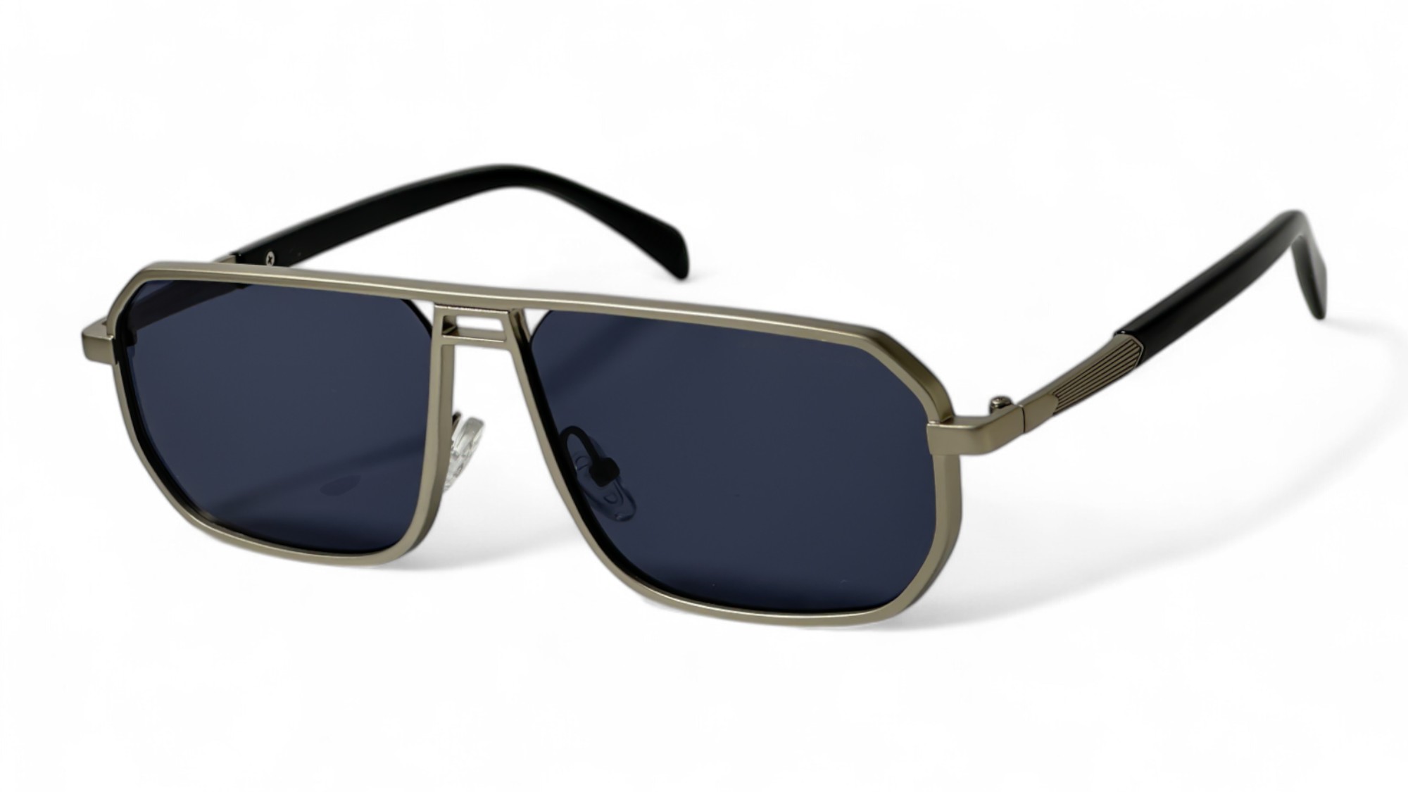 APC_3149-Photoroom black sunglasses